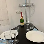 فندق-بنسيون أستا *