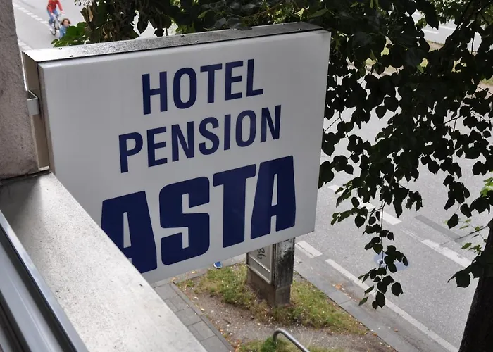 בית הארחה Hotel-pension Asta