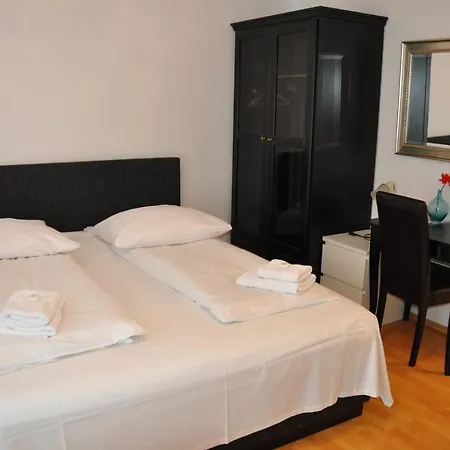 Hotel-pension Asta Гостевой дом